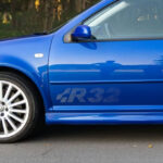R32 dot decor stickers